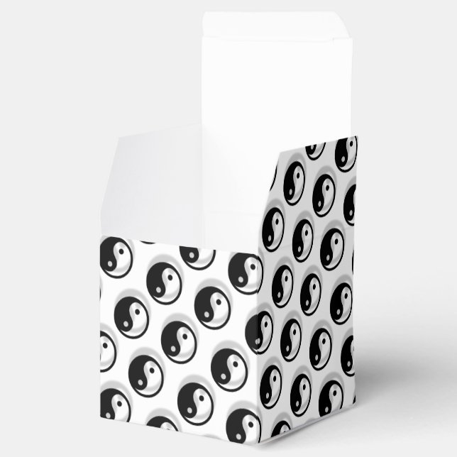 Yin And Yang Favor Box (Opened)