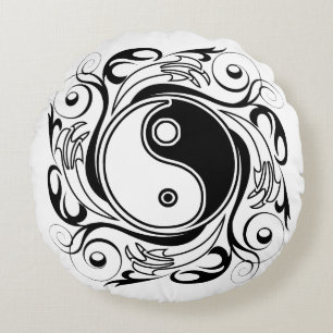 Yin & Yang Symbol Black and White Tattoo Style Round Pillow