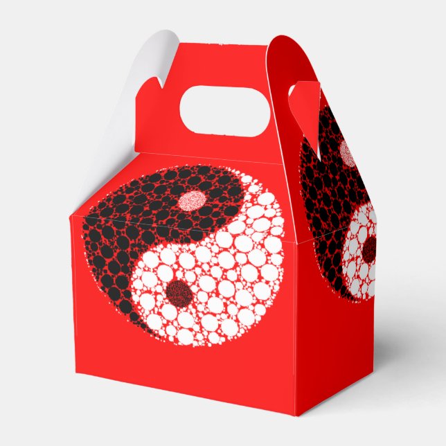 Ying yang circles on red favor box (Front Side)