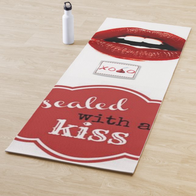Yoga Mats Kiss (In Situ)