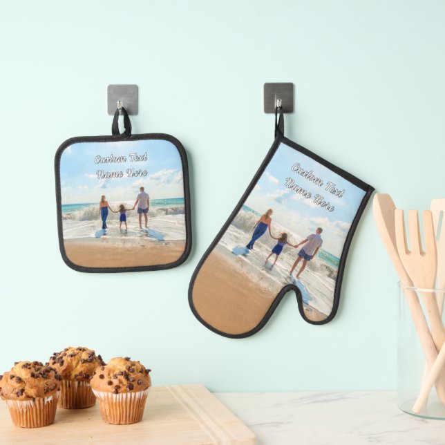 Your Family Photo and Custom Text Personalized Oven Mitt & Pot Holder Set (Insitu(Hanging))
