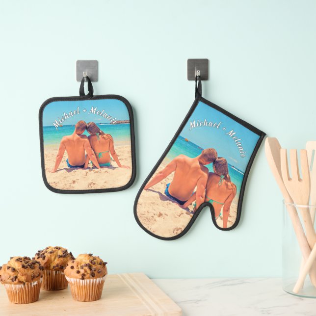 Your Favourite Photo and Custom Name Personalized Oven Mitt & Pot Holder Set (Insitu(Hanging))