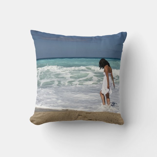 Your own photo. throw pillow (Front)