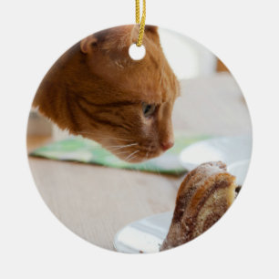 Yummy Guglhupf Ceramic Ornament