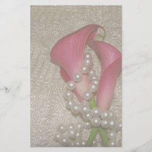 Zantedeschias et papeterie romantiques de perles