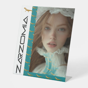 ZARZOMIA PEDESTAL SIGN