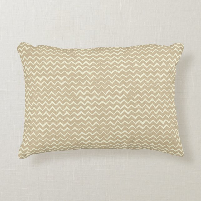 Zigzag pattern accent pillow (Front)