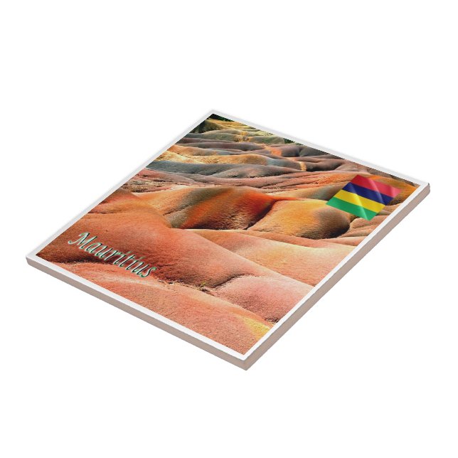 zMU027 MAURITIUS, Chamarel, Coloured Earths, Tile (Side)